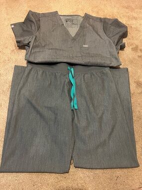 FIGS Scrubs Set Graphite Gray Woman’s Size Small Catarina - S/P Livingston Pants